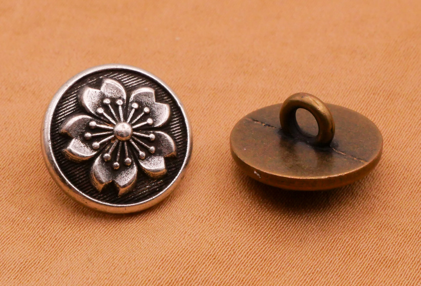 Flower Anthers Silver Bronze Metal Button Various 15mm