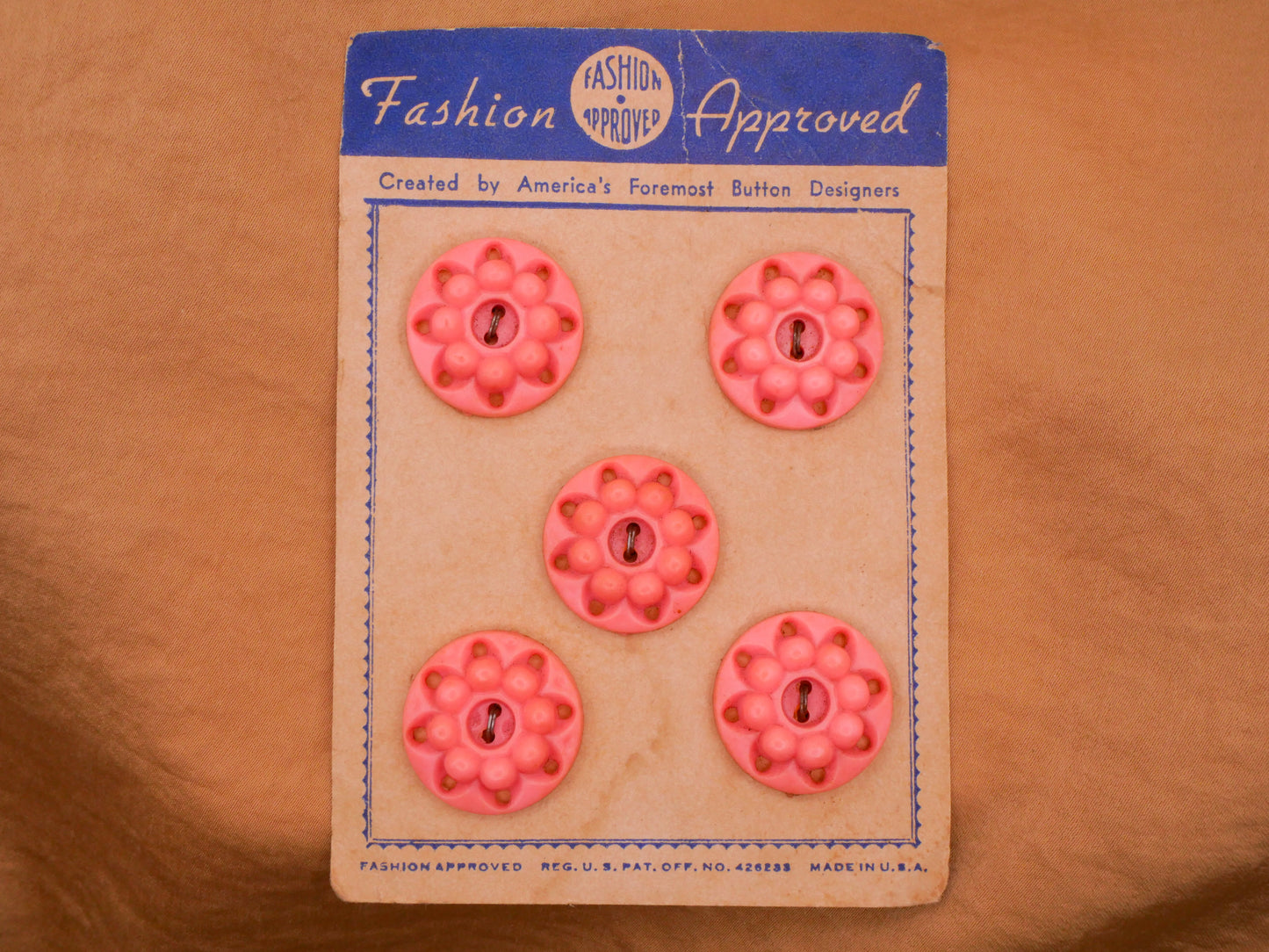 Flower Pink Vintage Plastic Set of Five Carded Buttons 22mm