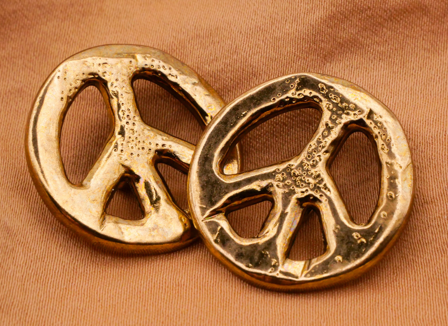 Peace Sign Vintage Textured Gold Metal Button 23mm