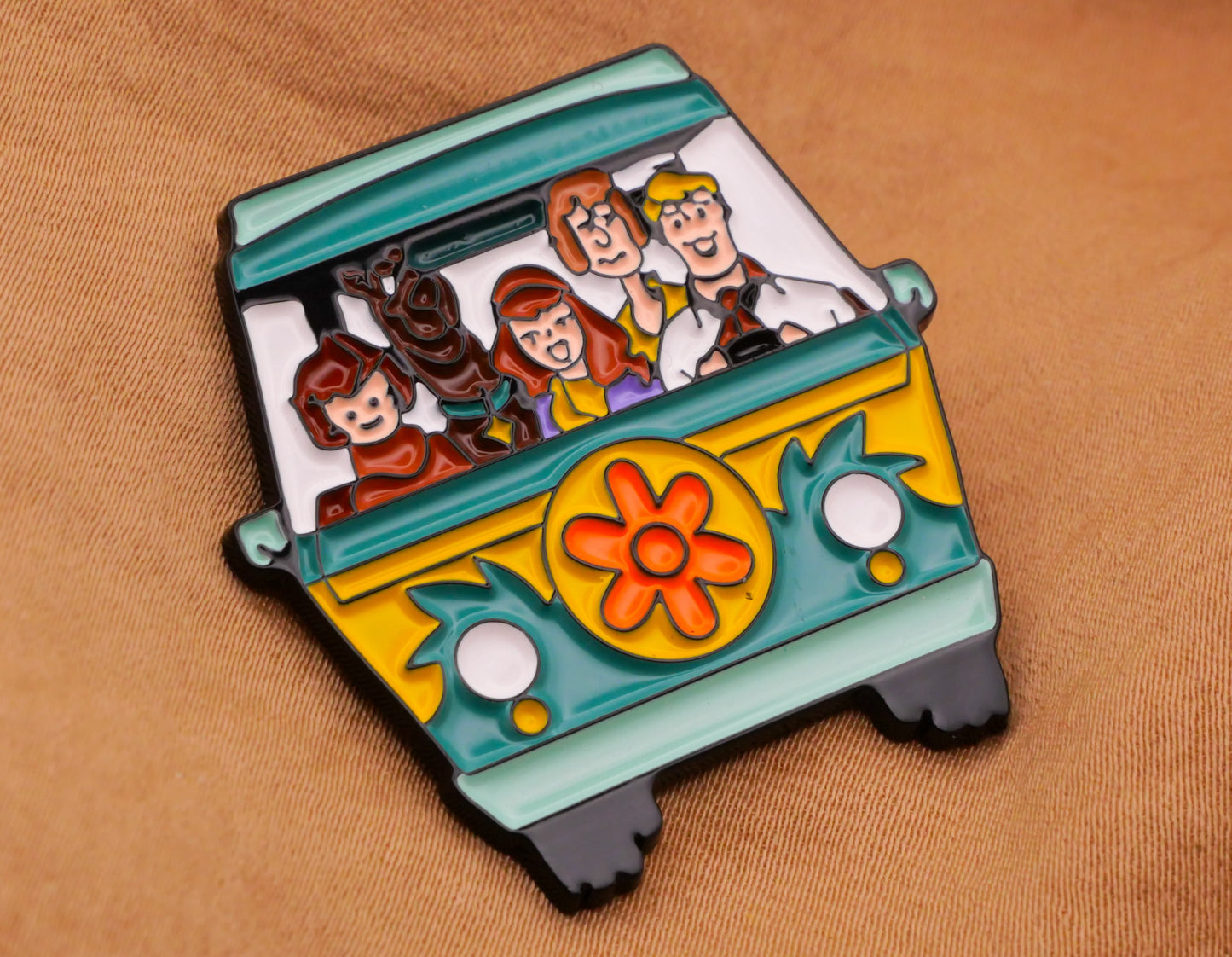 Scooby-Doo Mystery Machine Enamel Metal Button 33mm