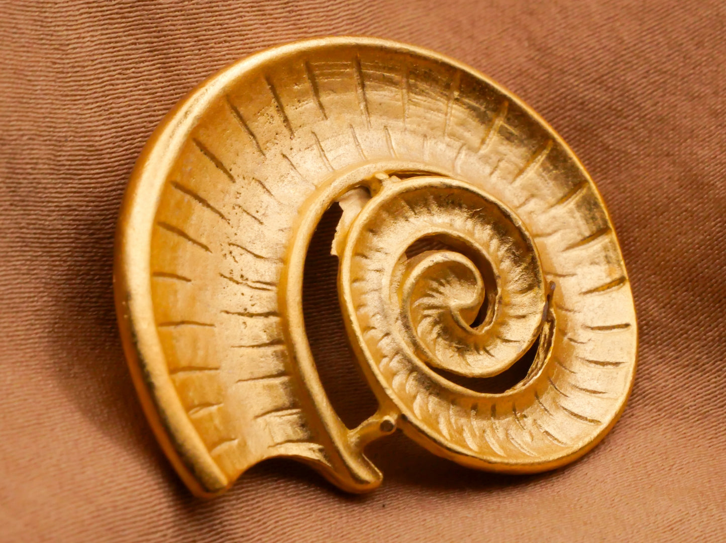 Nautilus Shell Large Gold Metal Double-Shank Button 27x34mm