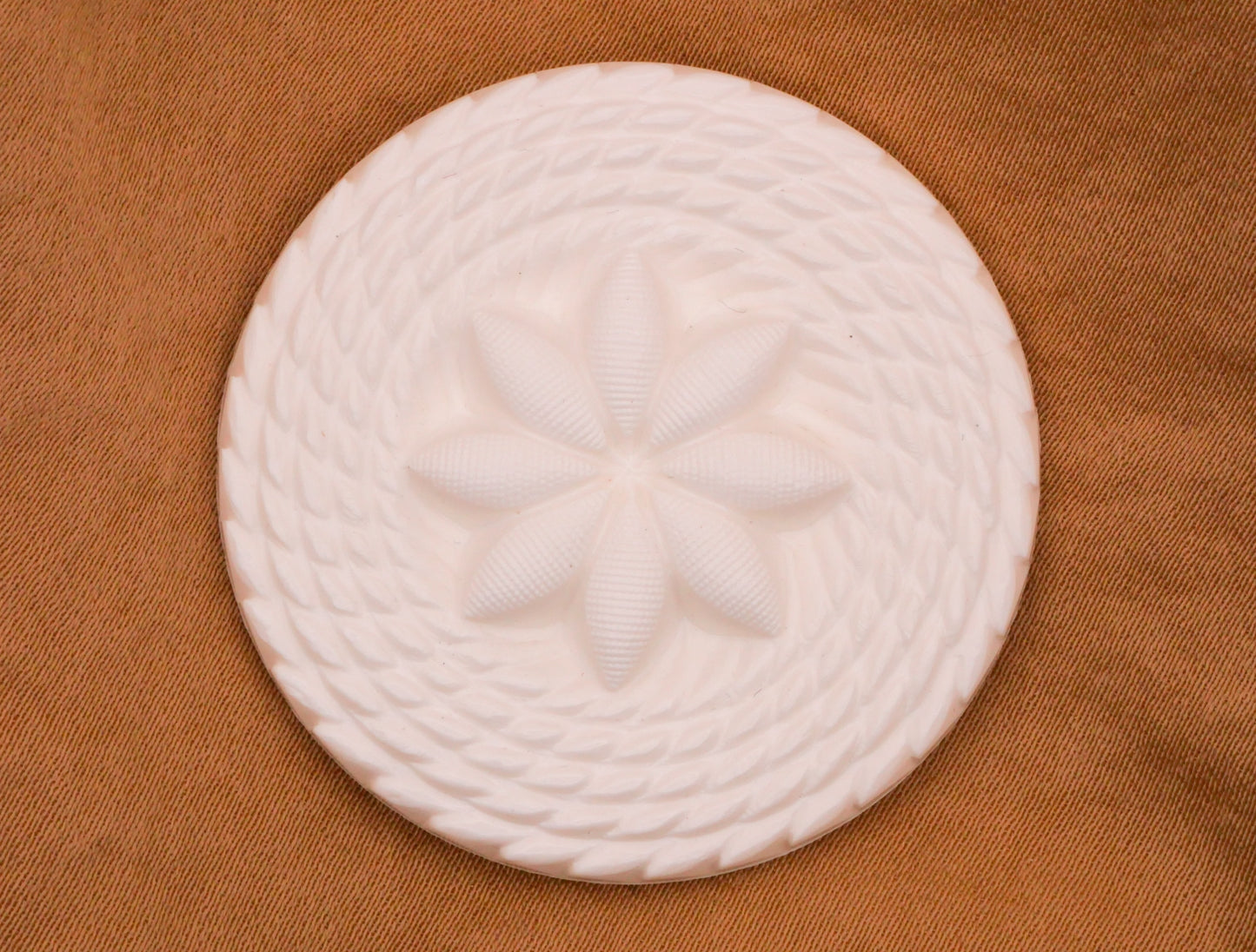 Star Flower Rope White Vintage Plastic Large Button 40mm