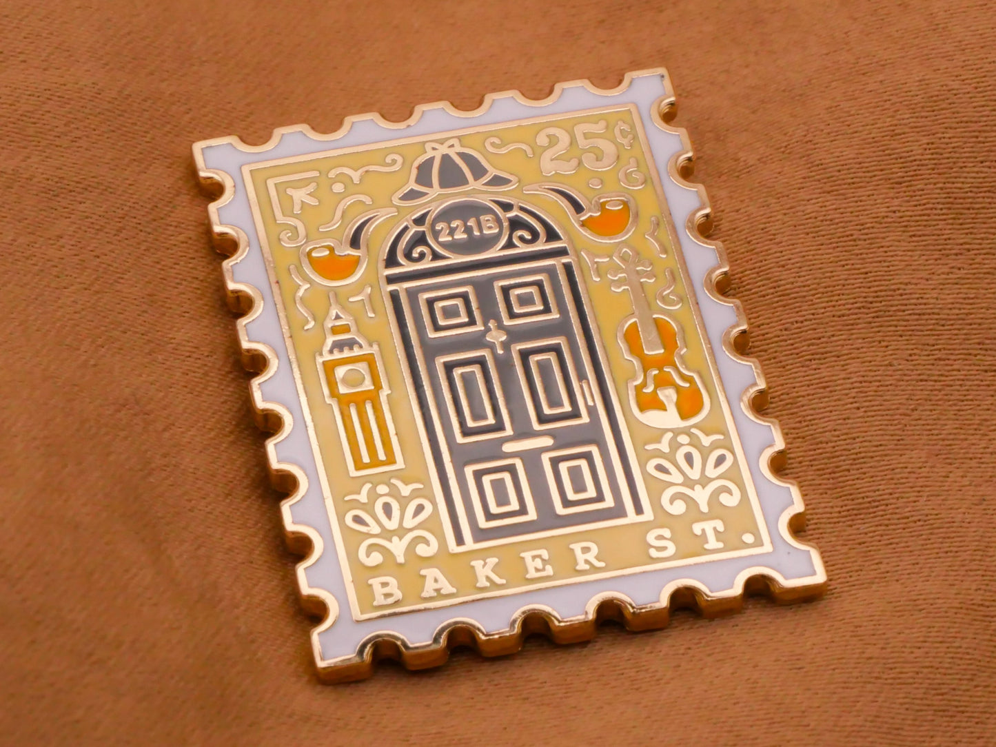 Sherlock Holmes London England Baker Street Stamp Enamel Metal Button 23x30mm