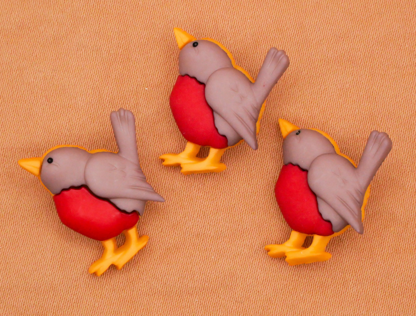 Robin Bird Plastic Snap Together Set of Three Buttons 16x19mm