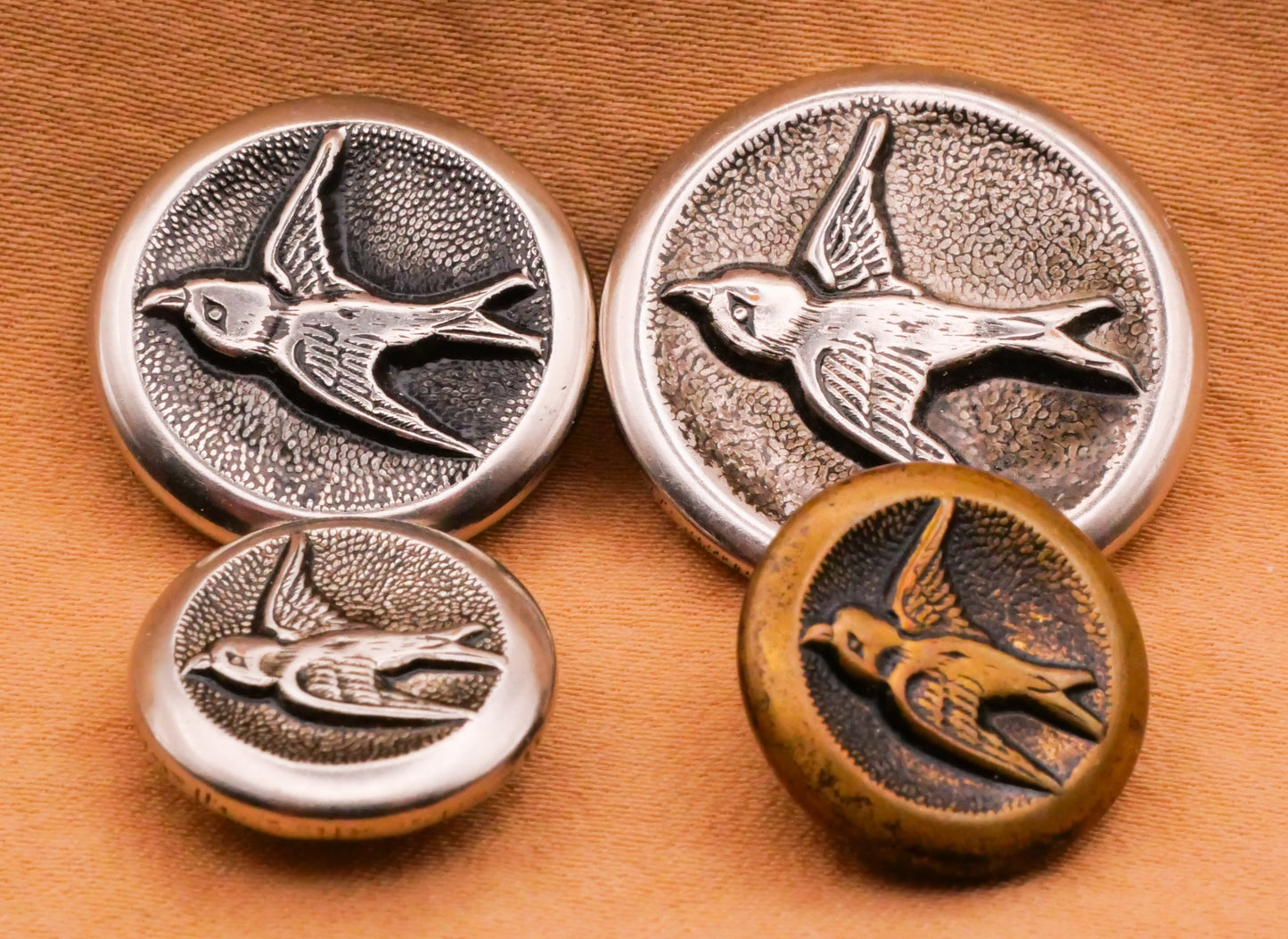 Bird Soaring Swallow Sparrow Silver Bronze Metal Button Various 15-23mm