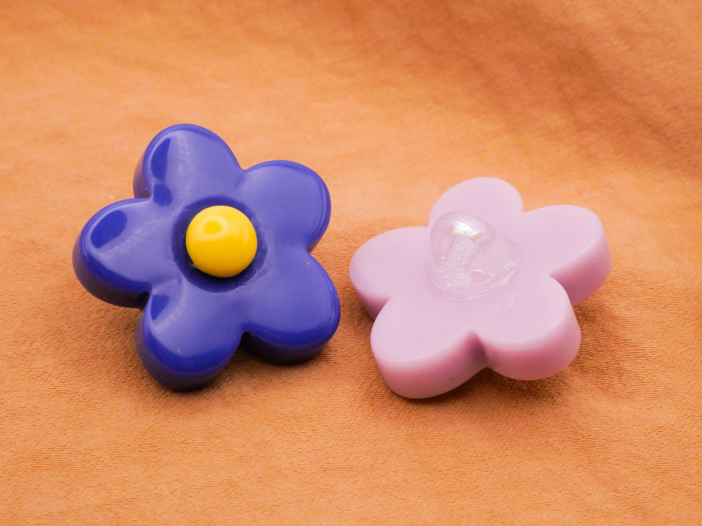 Flower Daisy Colorful Plastic Set of Four Buttons 24mm