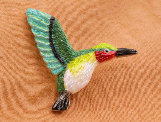 Hummingbird Realistic Flying Bird Green Red Plastic Button 27x30mm