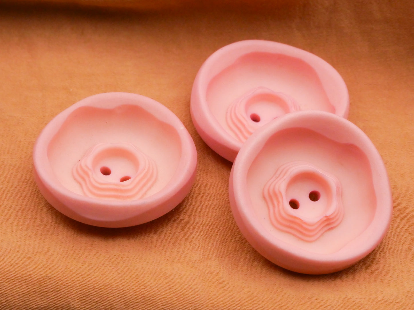 Wavy Flower Pale Pink Vintage Plastic Button 29mm