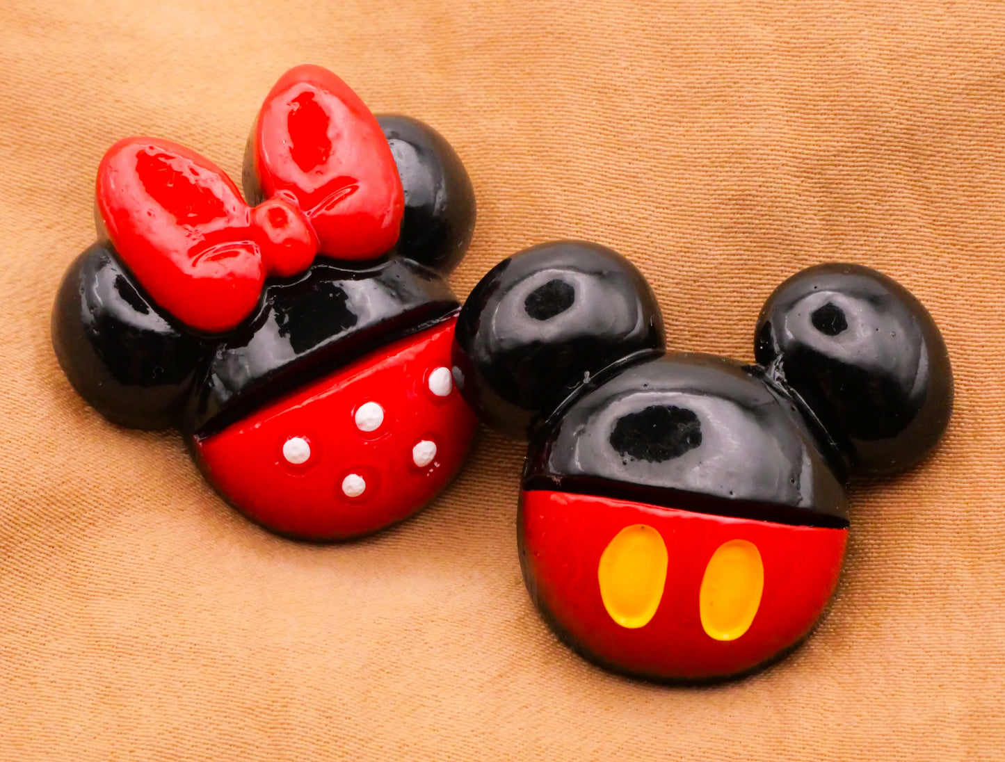 Mickey Minnie Mouse Plastic Button Various 25-28mm