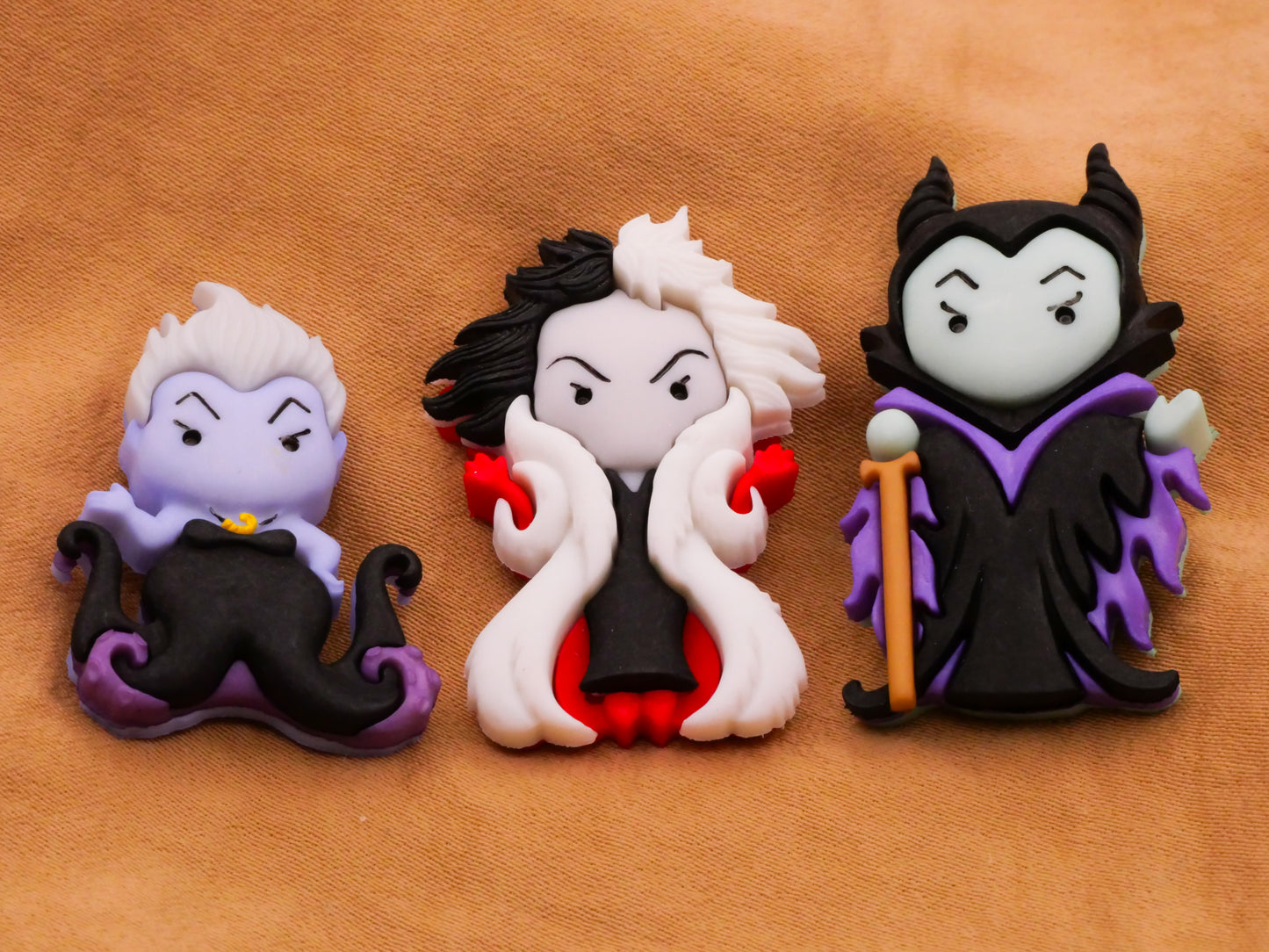 Villains Disney Ursula Cruella Maleficent Plastic Set of Three Buttons 21-37mm