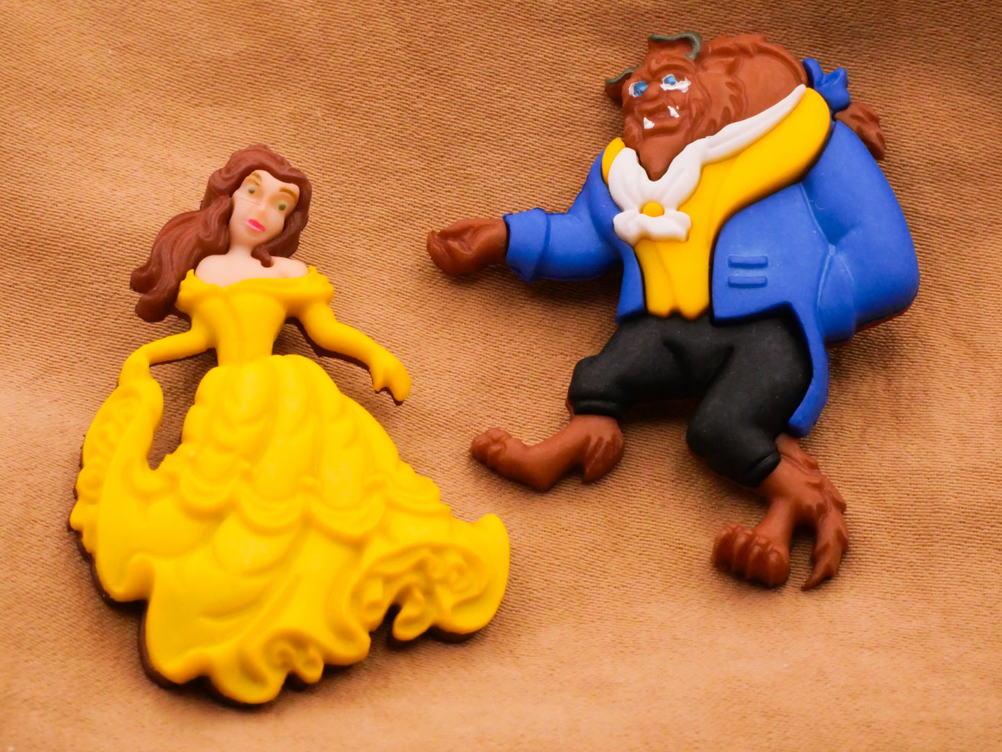 Beauty and the Beast Belle Disney Plastic Pair of Buttons 28-40mm