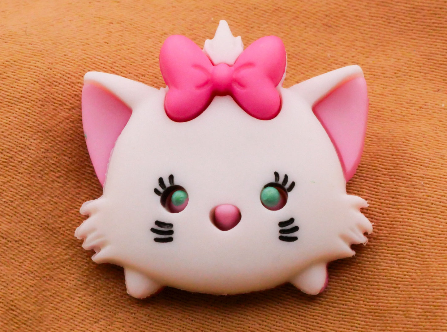 Marie Kitty Cat Disney Aristocats Plastic Snap Together Button 21x22mm