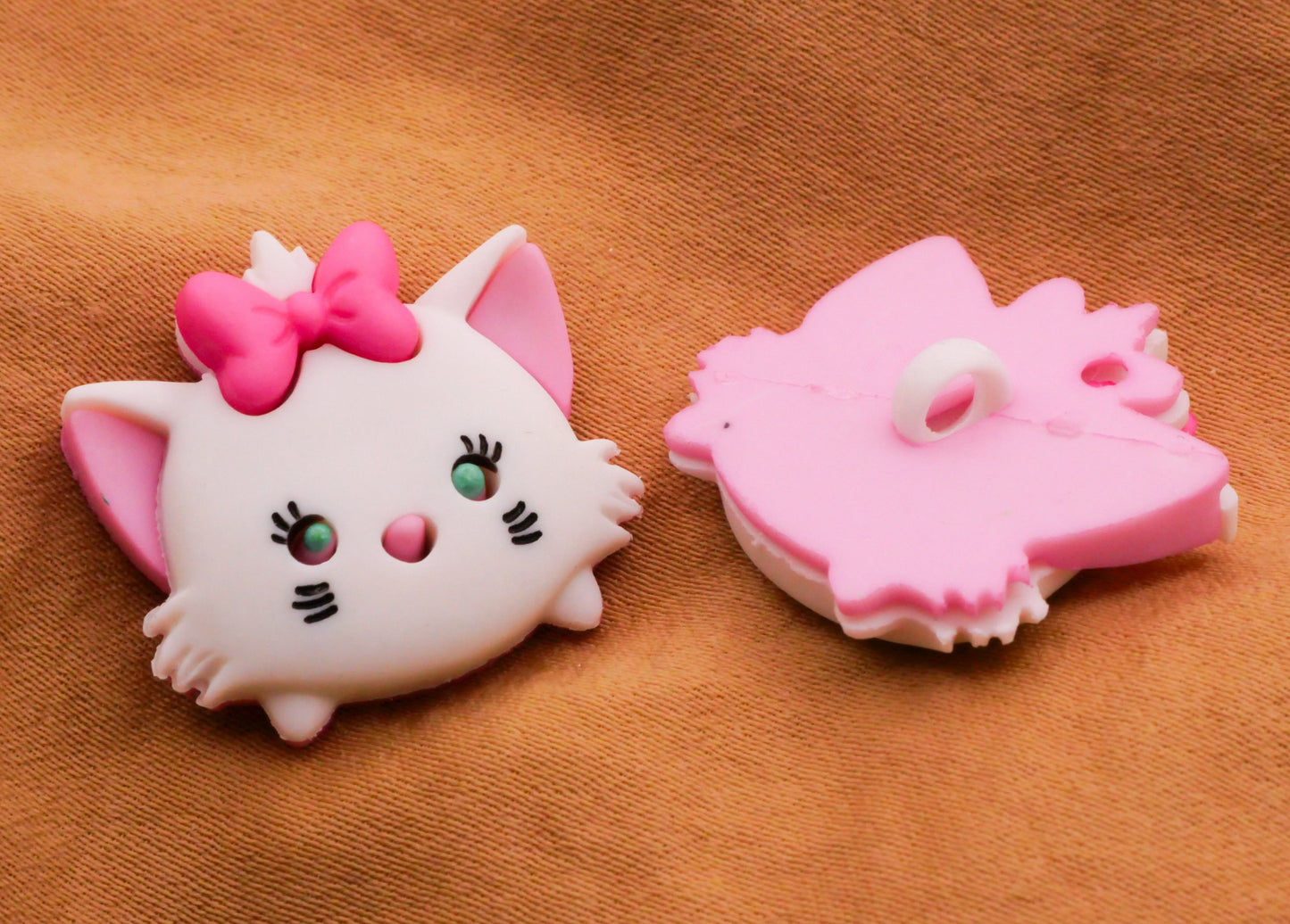 Marie Kitty Cat Disney Aristocats Plastic Snap Together Button 21x22mm