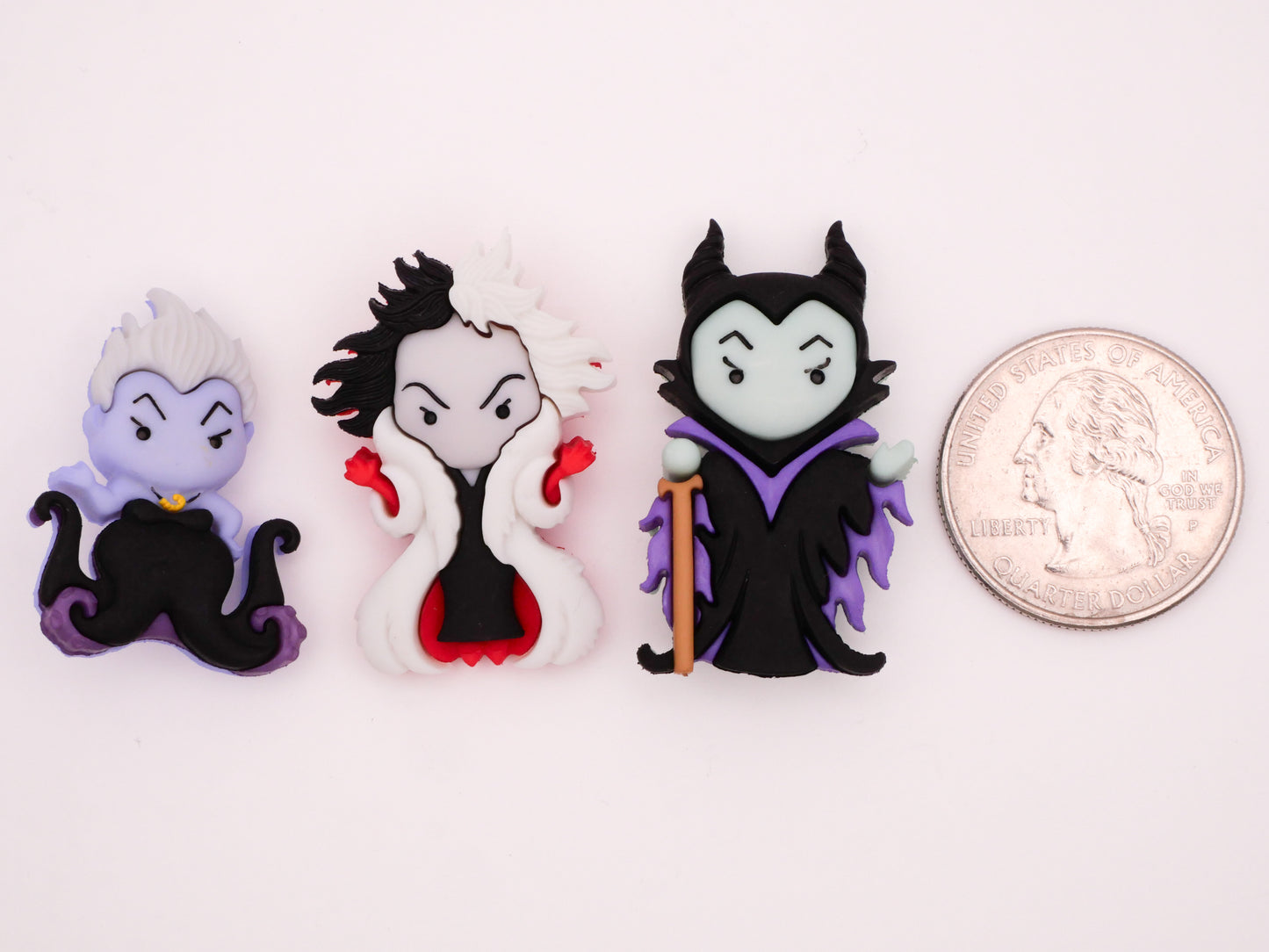 Villains Disney Ursula Cruella Maleficent Plastic Set of Three Buttons 21-37mm