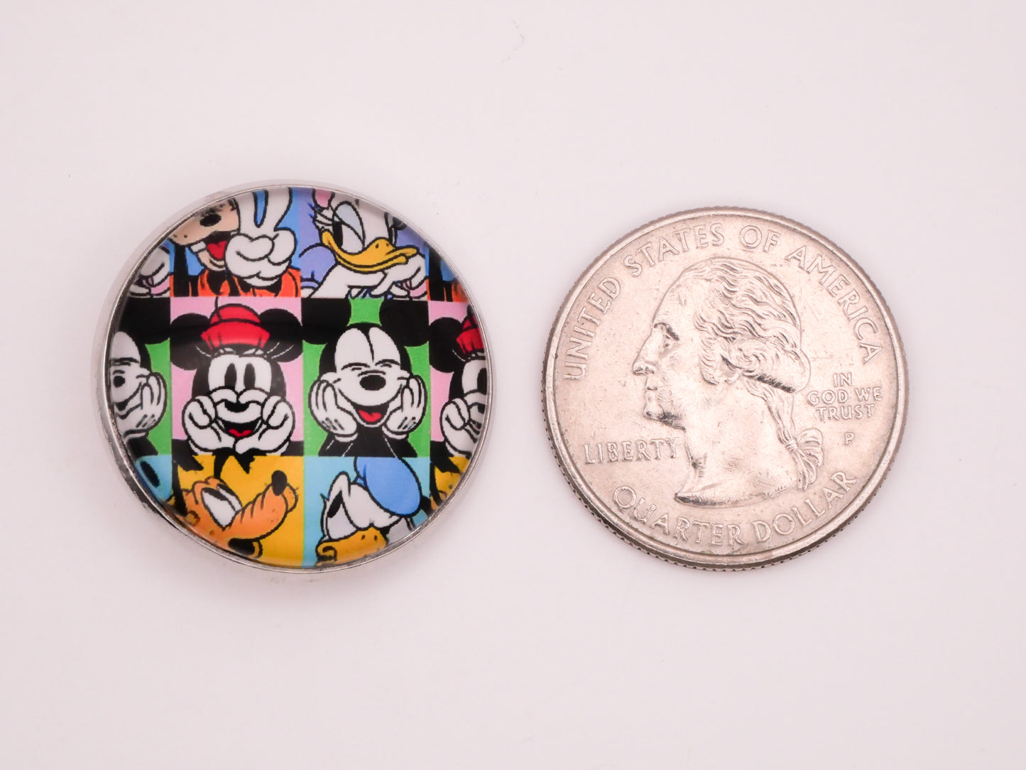 Mickey Mouse and Friends Minnie Pluto Goofy Donald Daisy Glass Dome Silver Metal Button 27mm