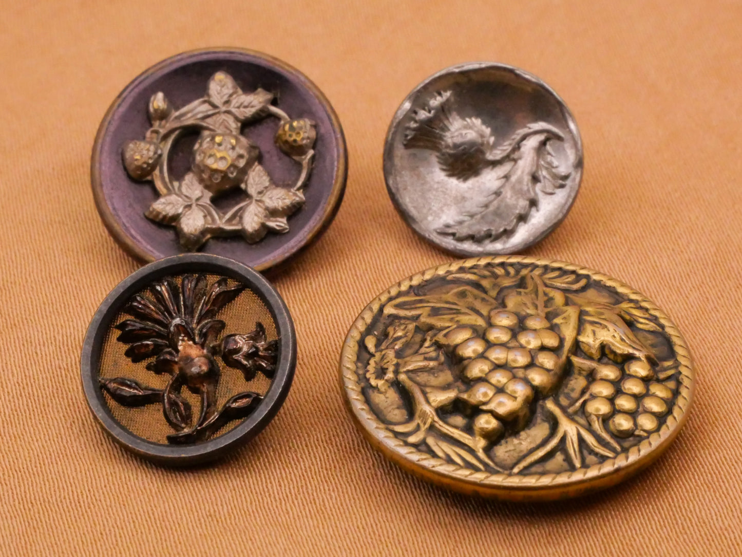 Thistle Fruit Grape Strawberry Metal Button Various 14-23mm