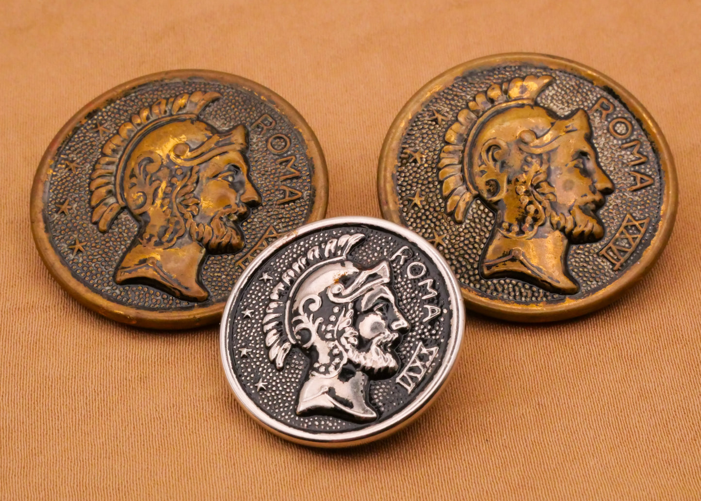 Roma XXVI Roman Soldier Vintage Metal Button 23-29mm