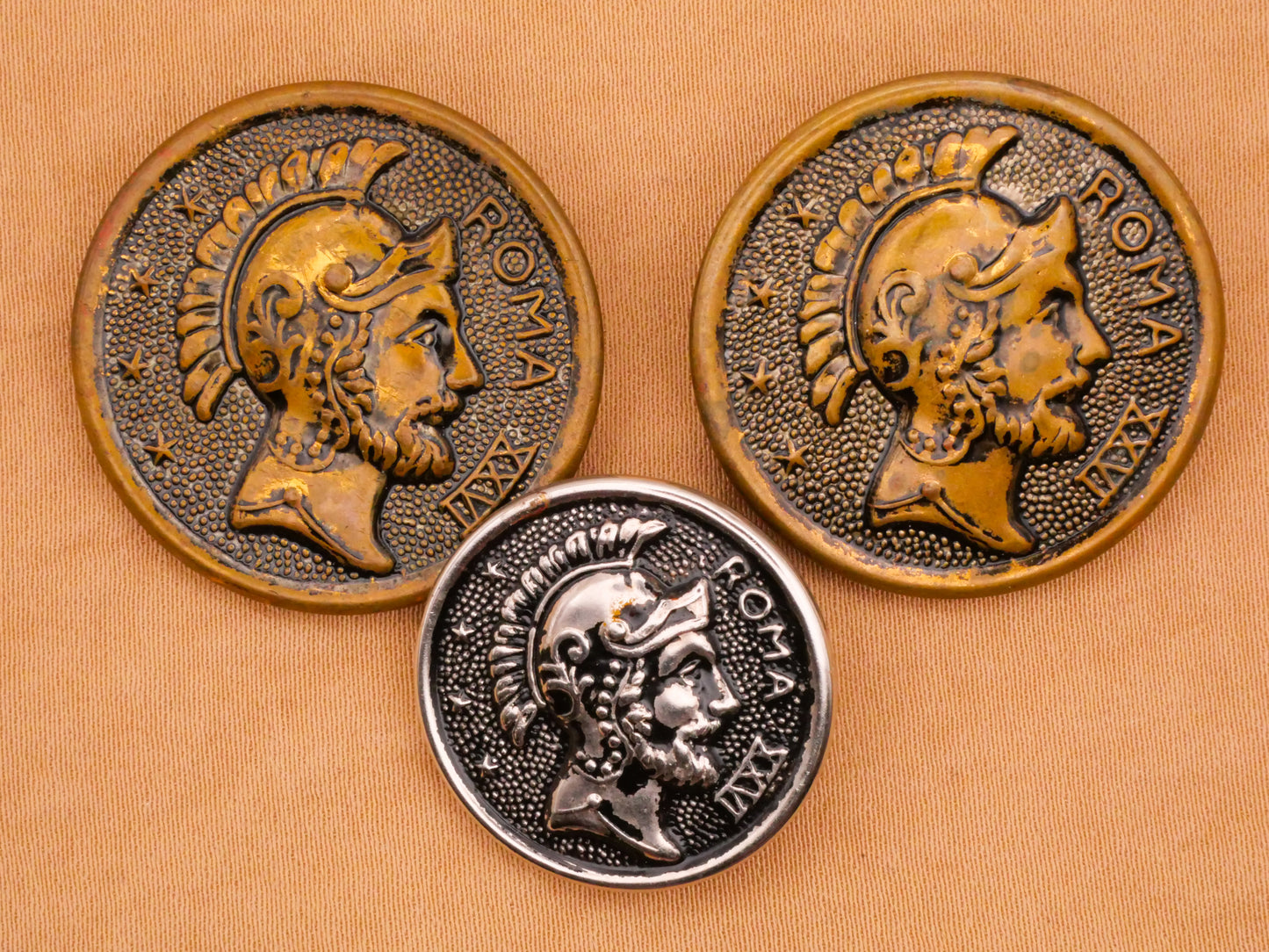 Roma XXVI Roman Soldier Vintage Metal Button 23-29mm