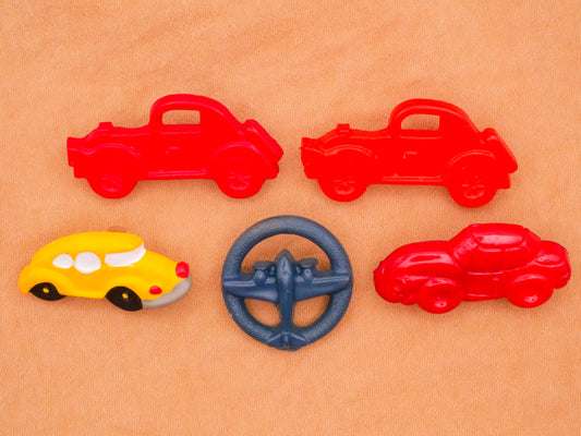 Vehicles Car Airplane Red Yellow Blue Plastic Button Various 12-31mm