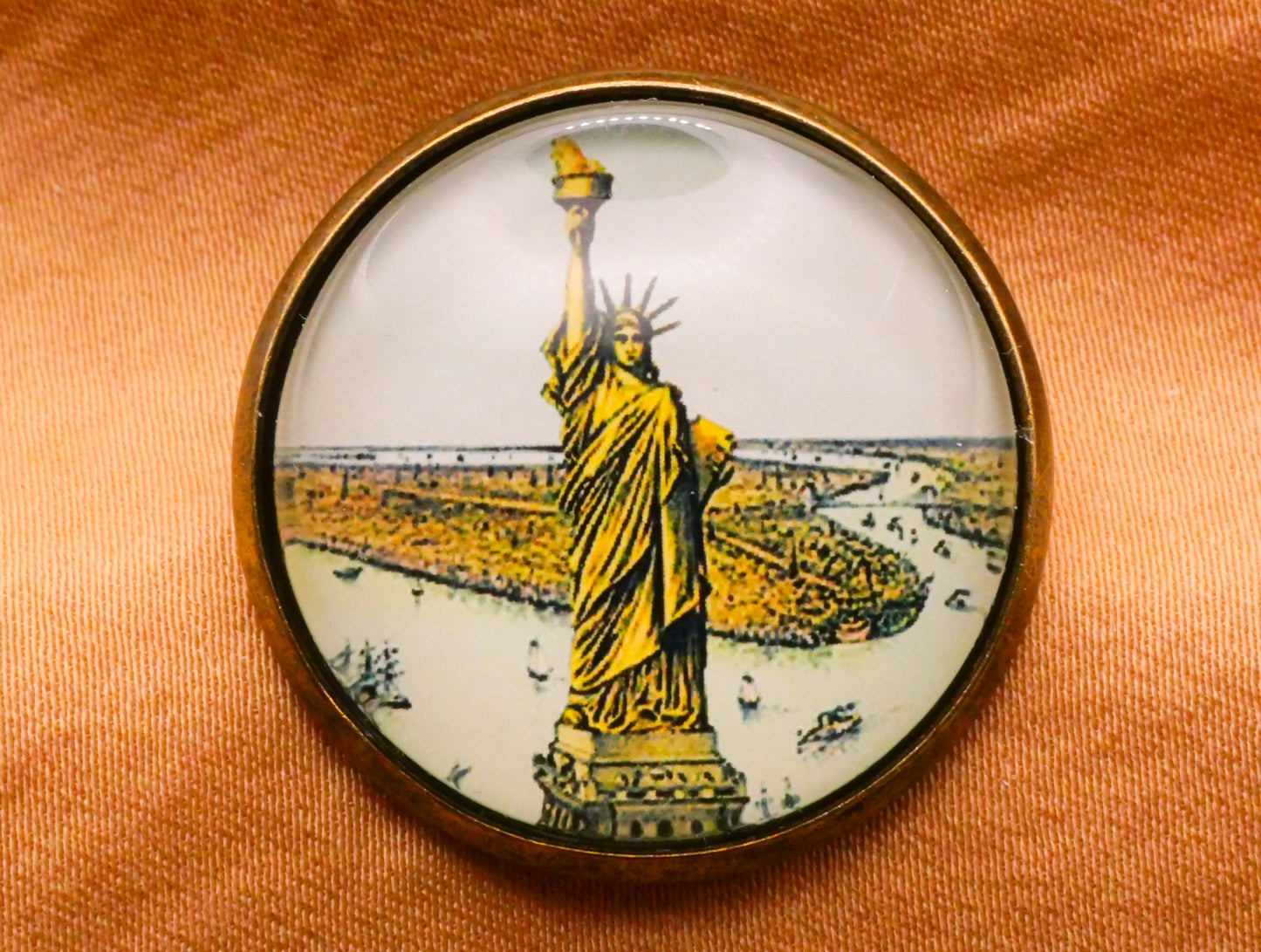 Statue of Liberty NYC Vintage Illustration Glass Dome Bronze Metal Button 28mm