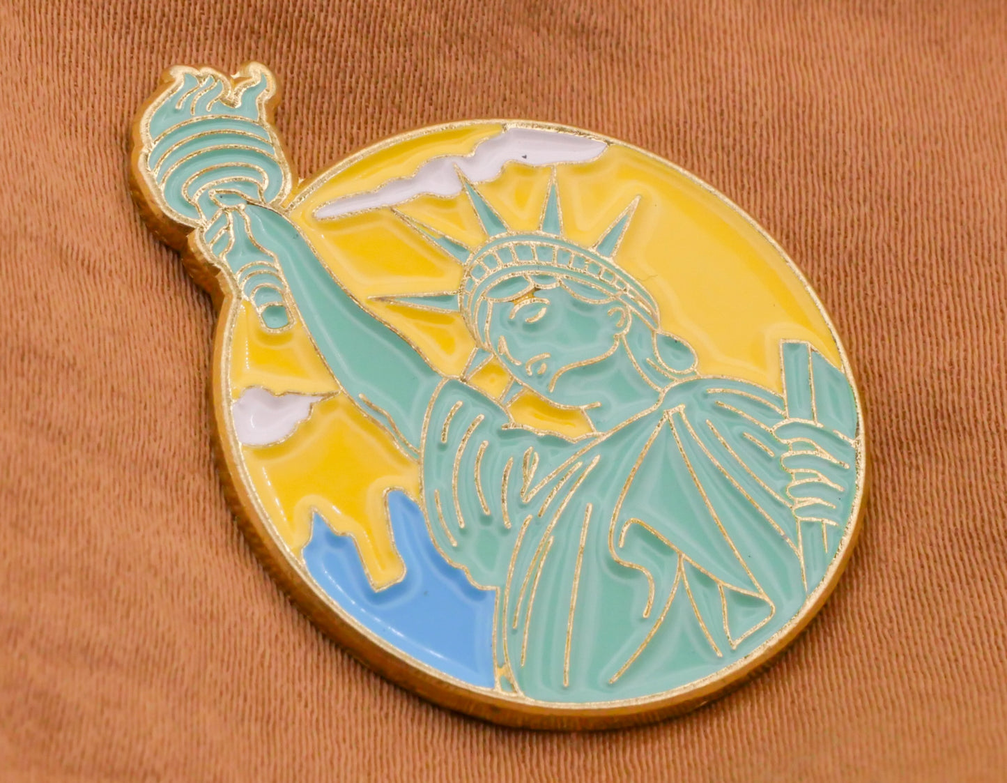 Statue of Liberty NYC Enamel Gold Metal Button 26x32mm