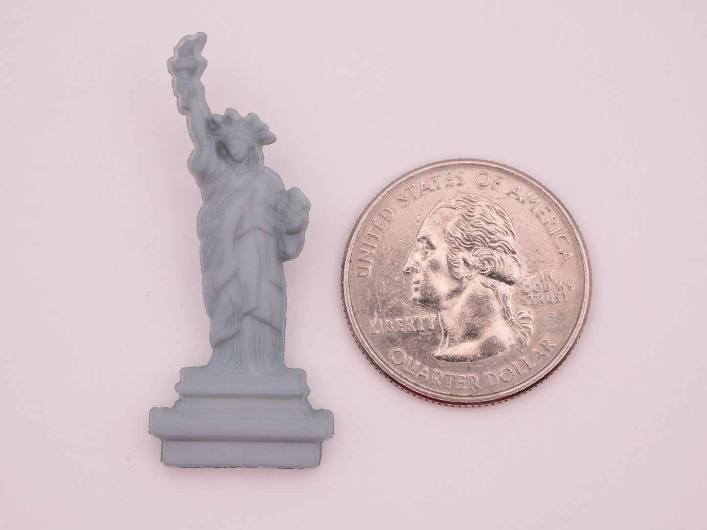 Statue of Liberty Realistic Plastic Button 18x41mm