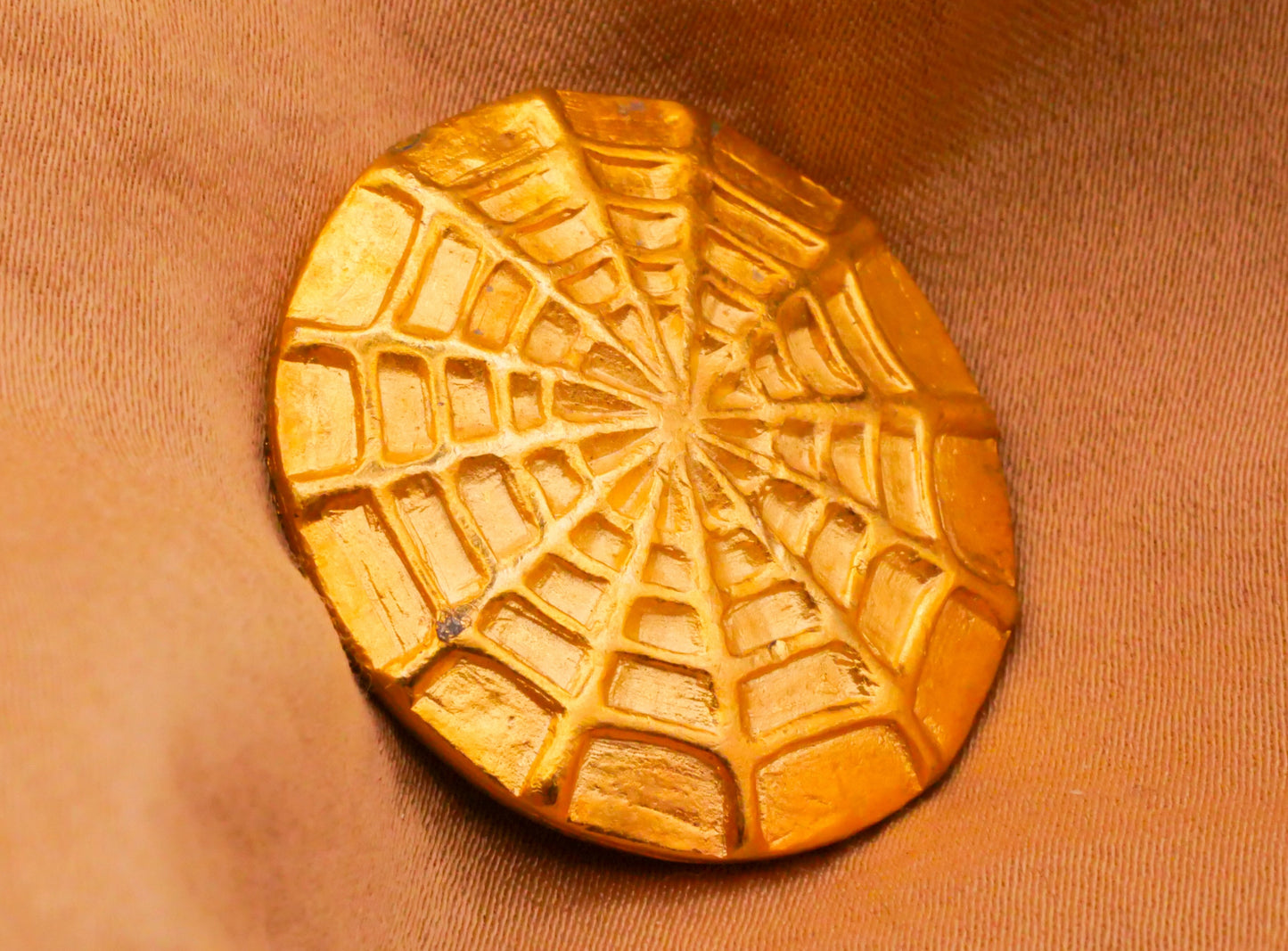 Spider Web Silver Gold Metal Vintage Button Various 29mm