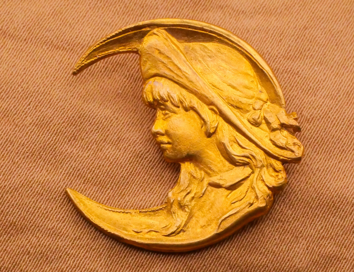 Crescent Moon Child Girl Hat Brass Metal Button 22x23mm