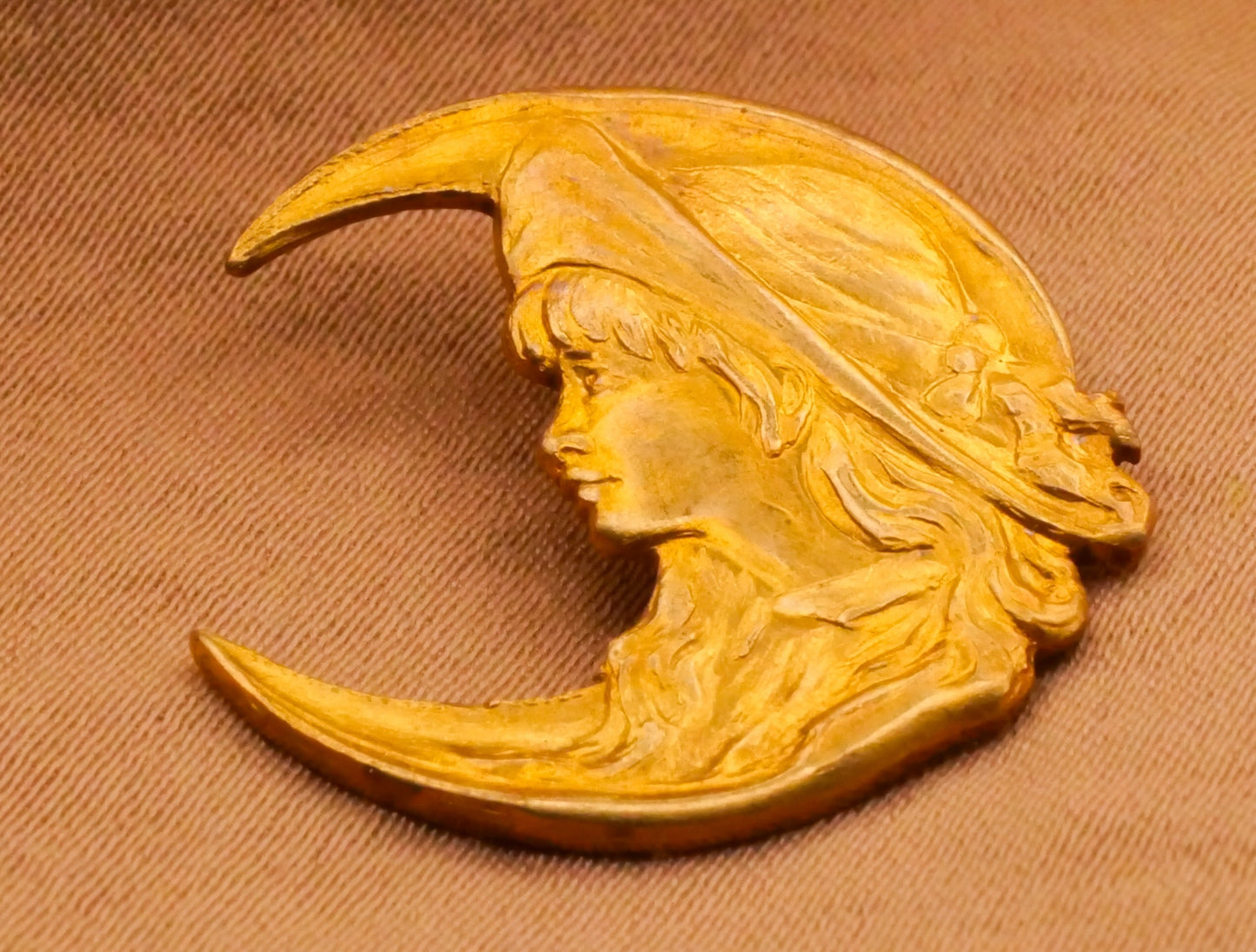 Crescent Moon Child Girl Hat Brass Metal Button 22x23mm