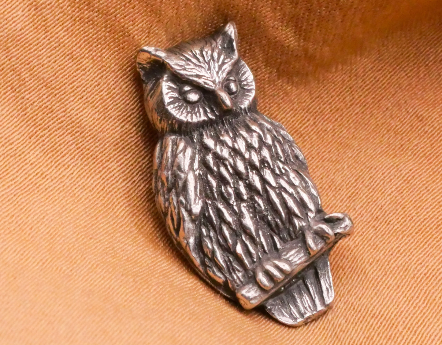 Owl Bird Danforth Pewter Realistic Metal Back Mark Button 12x23mm