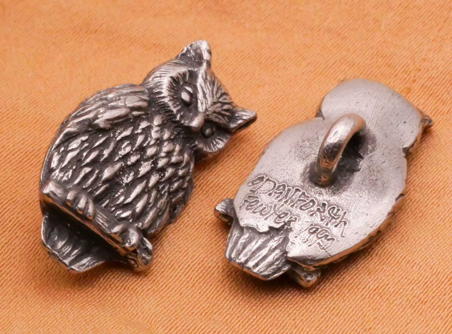 Owl Bird Danforth Pewter Realistic Metal Back Mark Button 12x23mm