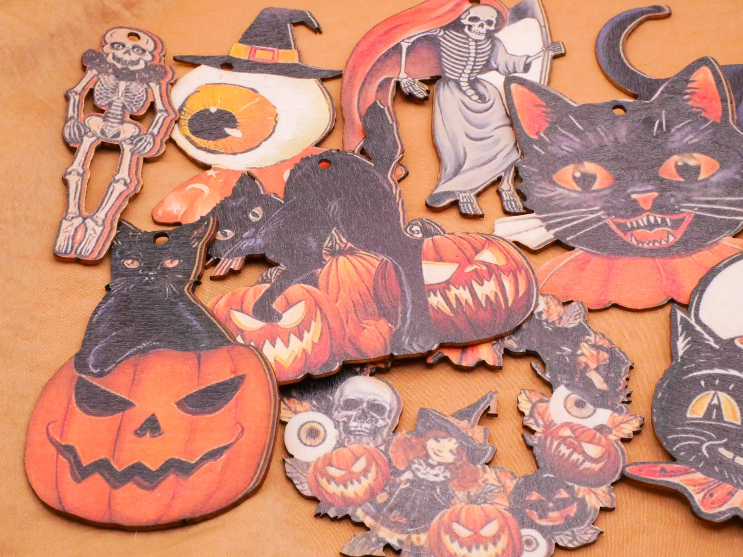 Halloween Decorations Cat Pumpkin Skeleton Wood Set of Eleven Ornaments 29-78mm