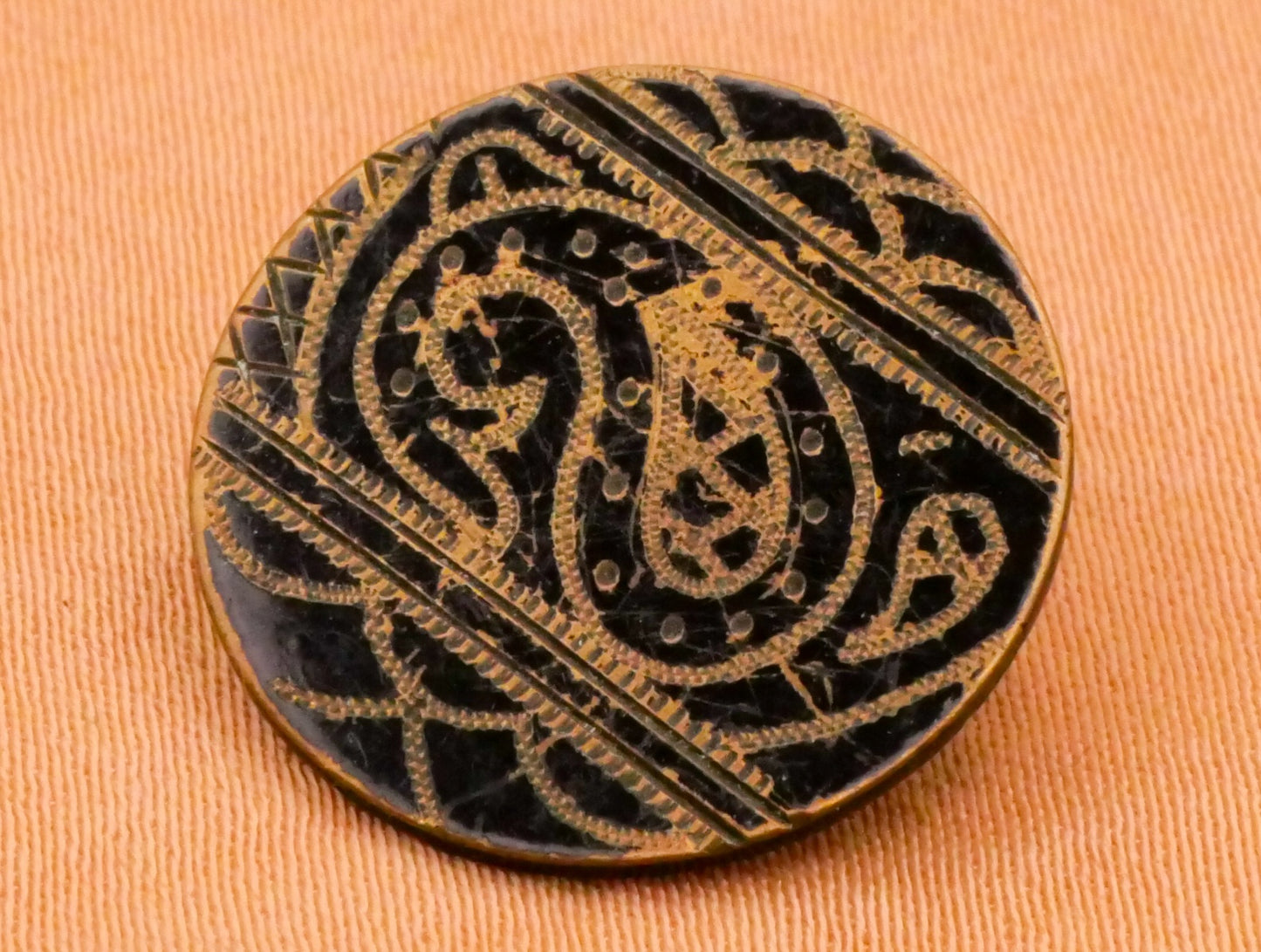 Paisley Enamel Black Lacquer Metal Button Various 18mm