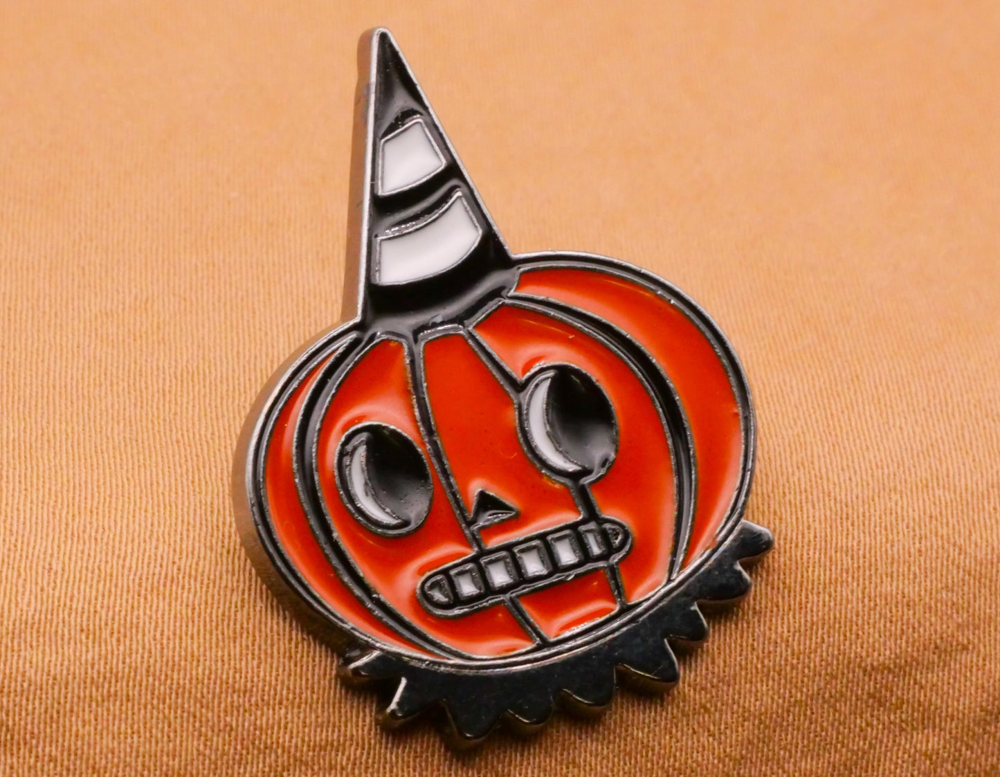 Jack-O-Lantern Pumpkin Halloween Party Enamel Metal Button 25x32mm