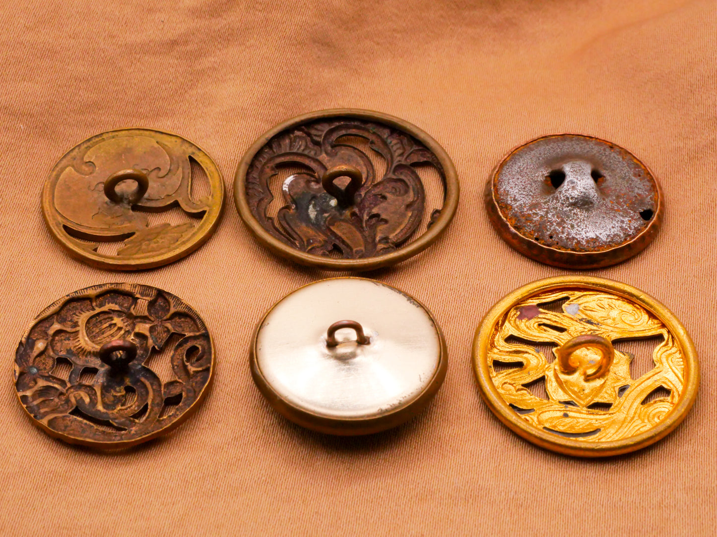 Art Nouveau Flower Buckle Metal Button Various 22-28mm