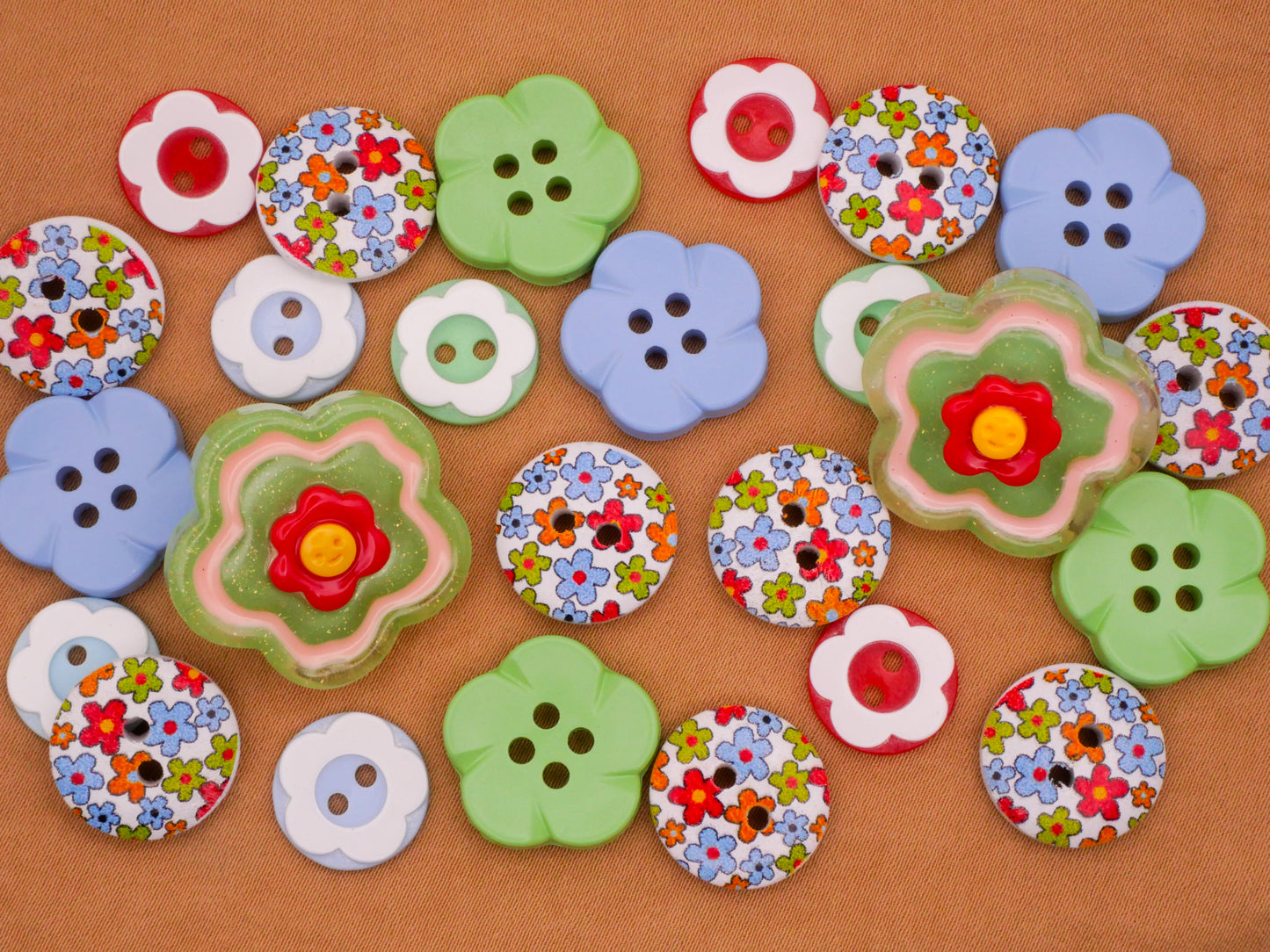 Flower Five Petal Green Blue Red Plastic Wood Set of Twenty-Five Buttons 13-23mm