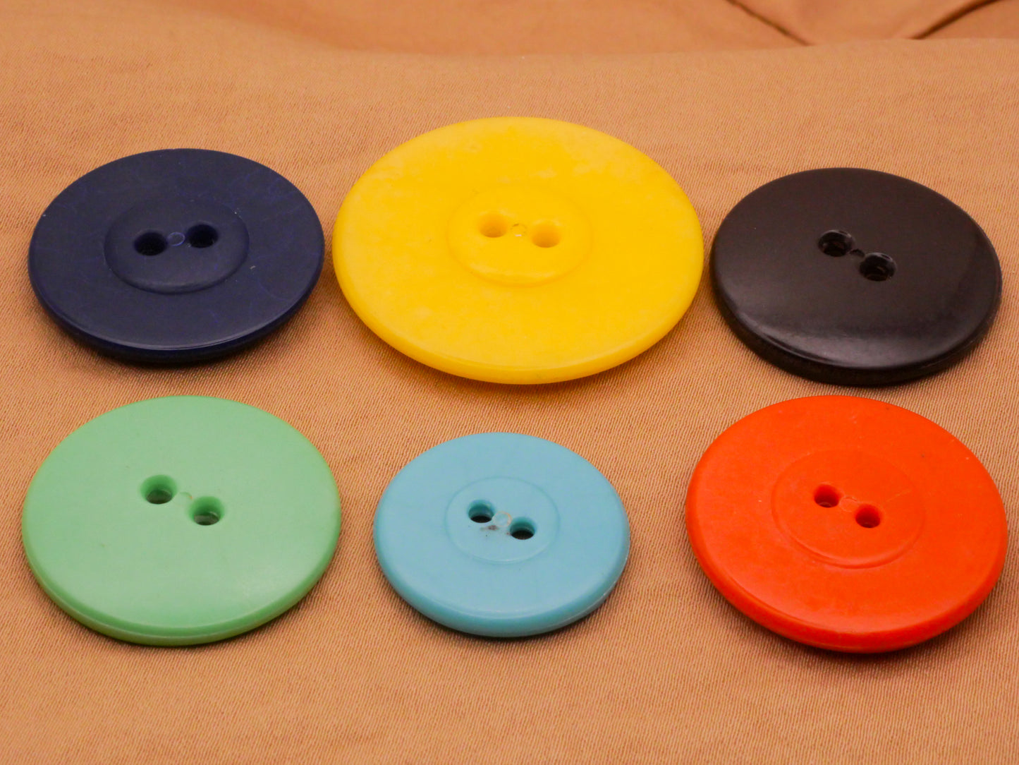 Eye Design Vintage Plastic Button Various 22-35mm