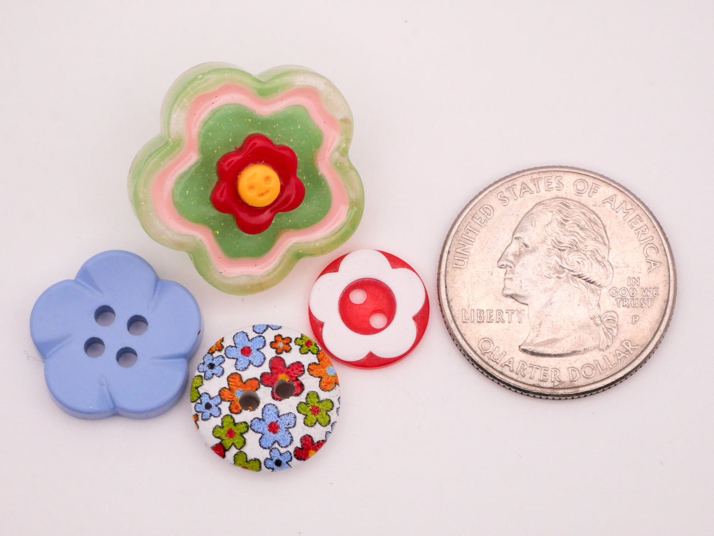 Flower Five Petal Green Blue Red Plastic Wood Set of Twenty-Five Buttons 13-23mm