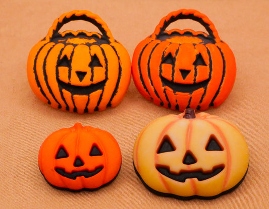 Jack O' Lantern Pumpkin Plastic Button Various 15-25mm