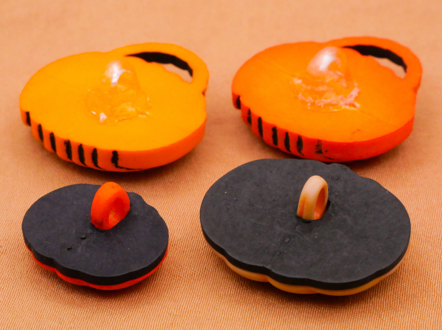 Jack O' Lantern Pumpkin Plastic Button Various 15-25mm