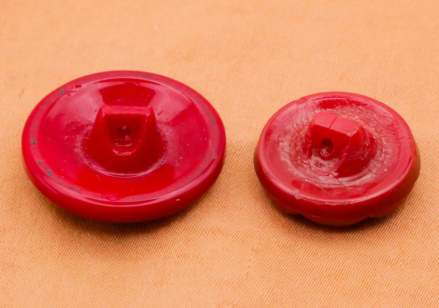 Spider Web Red Glass Vintage Button Various 18-22mm