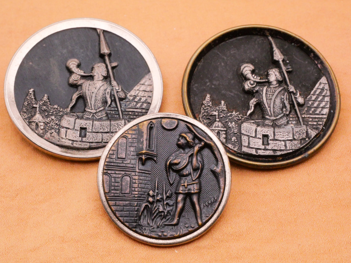 Trumpeter Blondel Victorian Picture Button Various 30-39mm