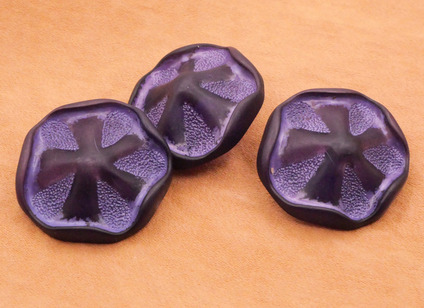 Wavy Flower Pinwheel Purple Vintage Plastic Button 23mm