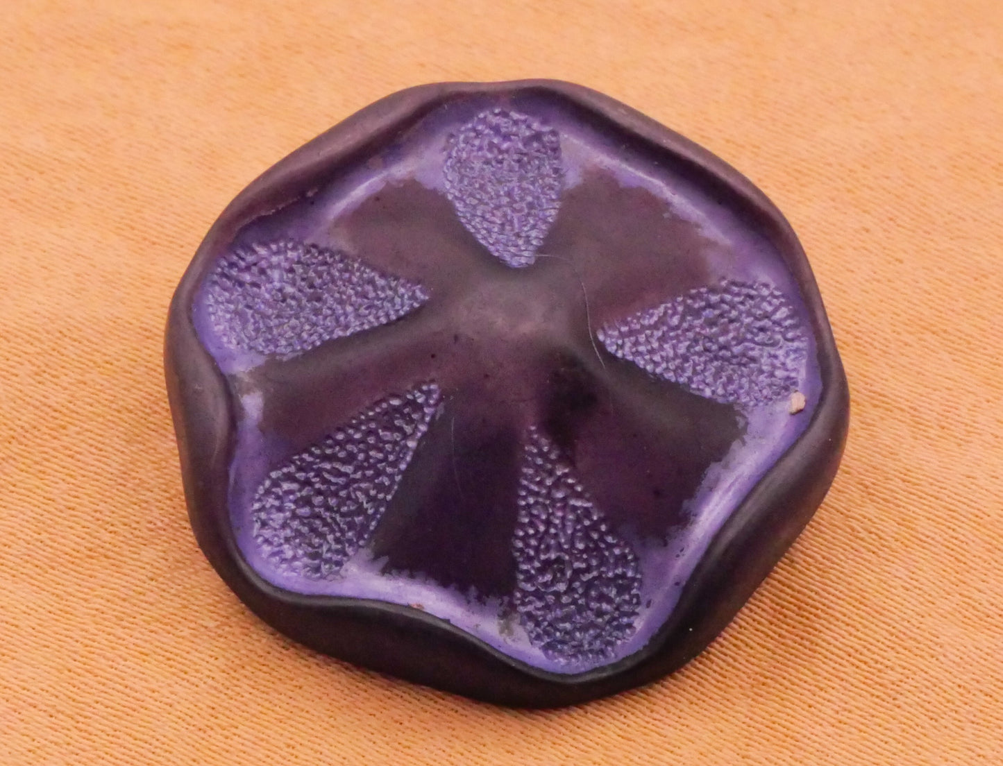 Wavy Flower Pinwheel Purple Vintage Plastic Button 23mm