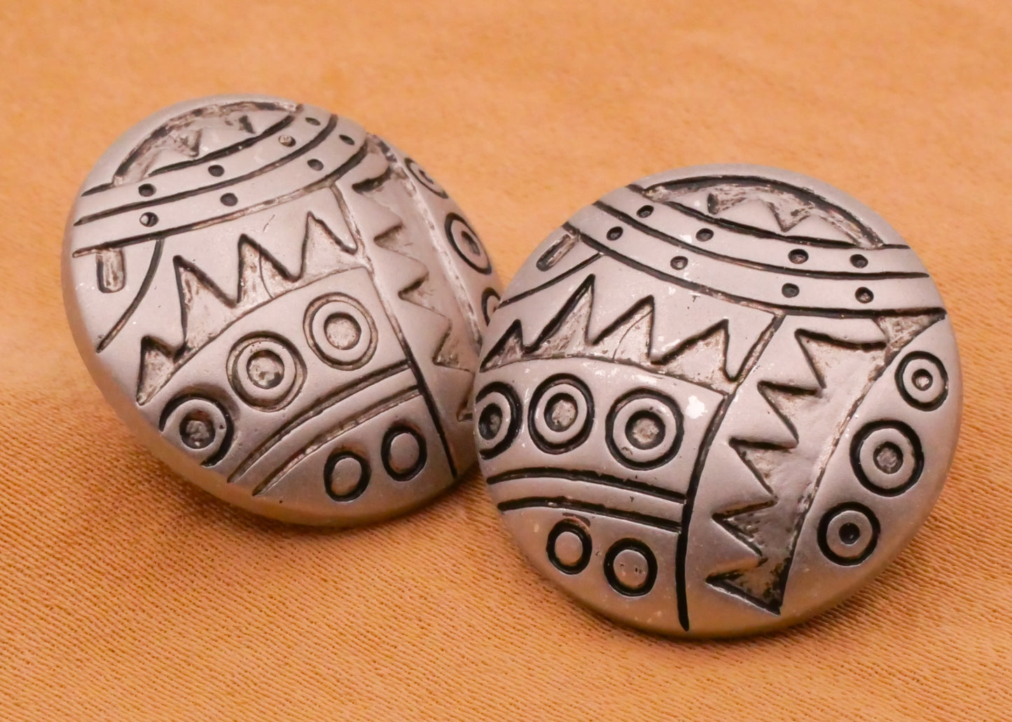 Modern Tribal Design Silver Plastic Pair of Buttons 21mm