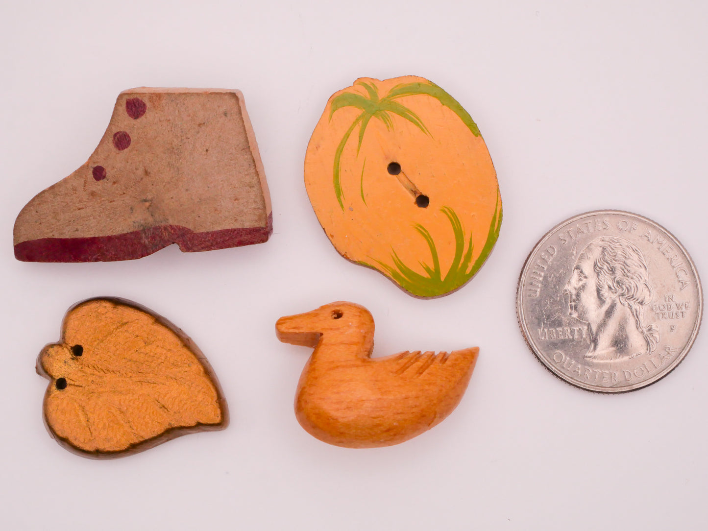 Boot Gourd Leaf Duck Vintage Wood Button Various 21-34mm