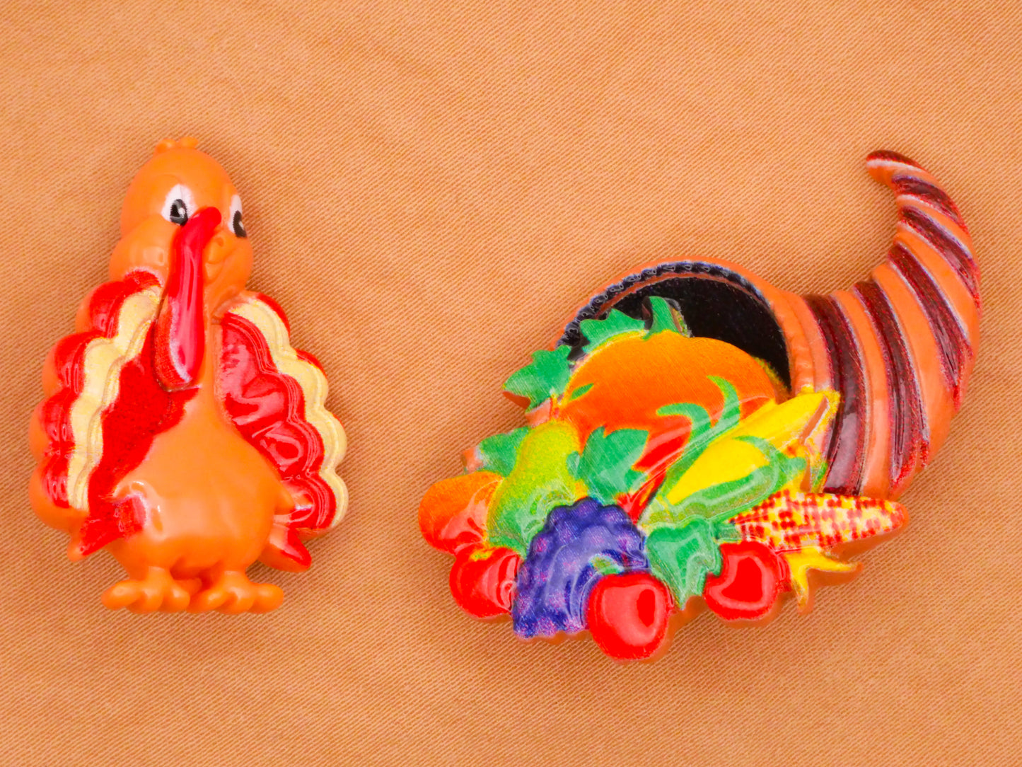 Turkey Cornucopia Thanksgiving Plastic Button Various 23-43mm