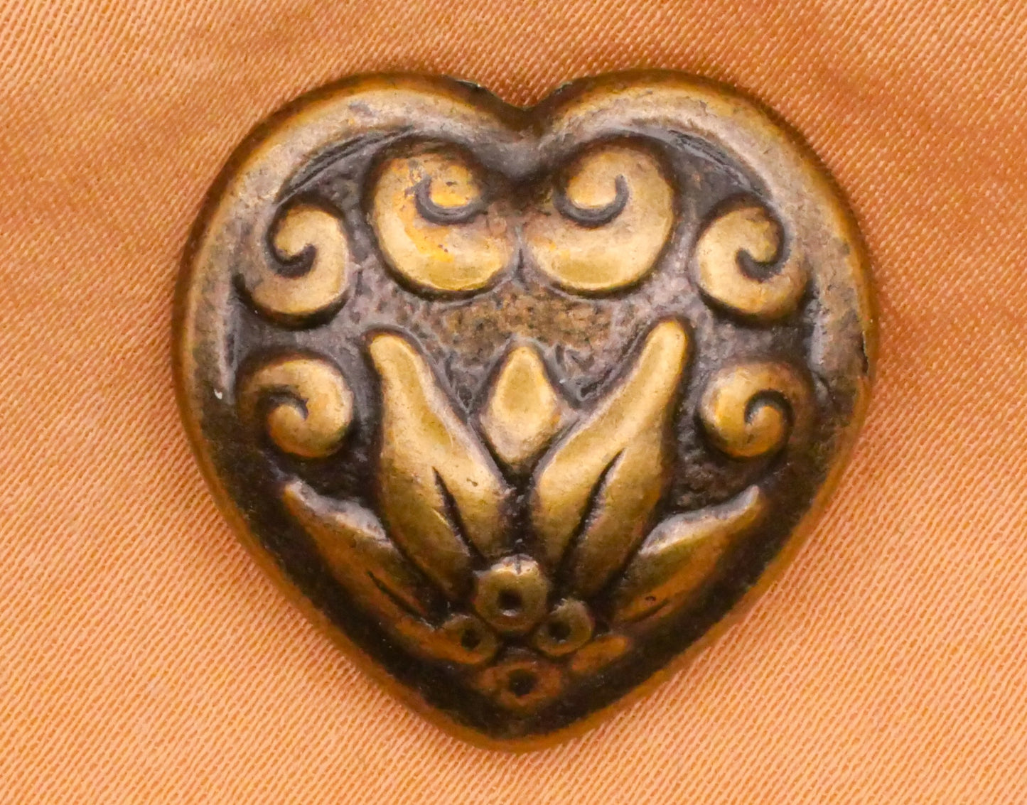 Heart Flower Scroll Bronze Metal Button 23mm