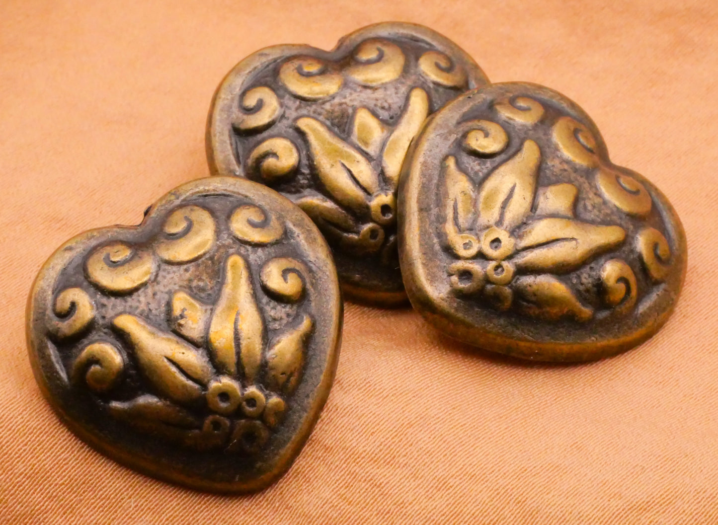 Heart Flower Scroll Bronze Metal Button 23mm