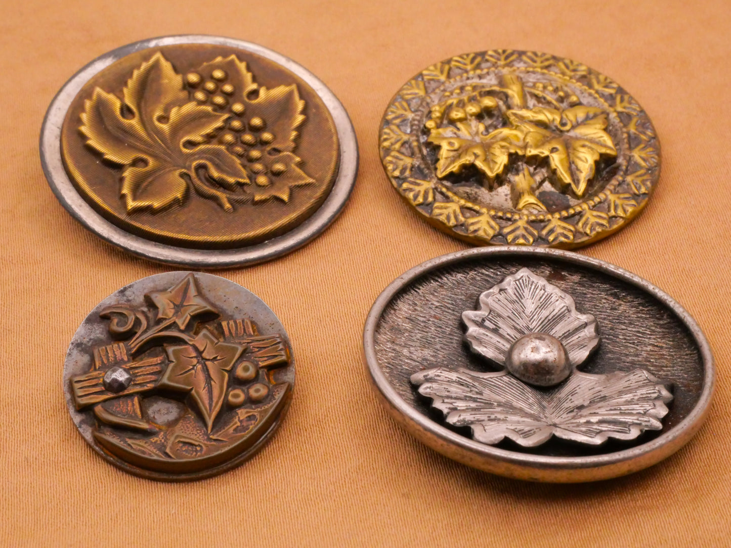 Leaf Leaves Victorian Metal Button Various 23-36mm